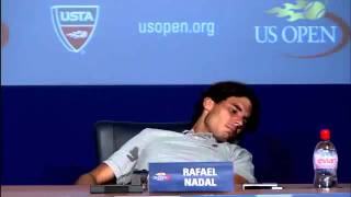 Rafael Nadal sufre doloroso calambre en plena conferencia US OPEN 2011 cuanto cabron [upl. by Razid]