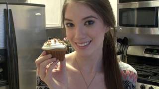 How To Pumpkin Spice Cupcakes W Cream Cheese Frosting [upl. by Paule]