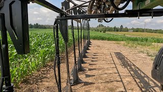 CANADIAN FARMER  SIDEDRESSING CORN  with Urea Ammonium Nitrate using 360 Yield quotYquot bars amp JD 4830 [upl. by Colp]