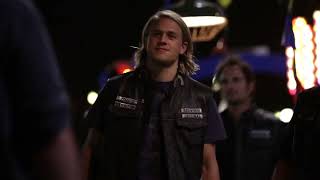 Sons Of Anarchy 1x3 sons vs uomini del circo  kohn incontra Hale ITA [upl. by Redwine343]