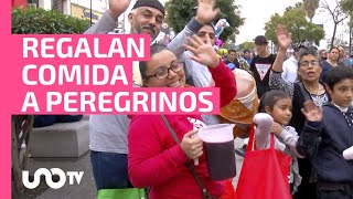 Familias se organizan para regalar comida a peregrinos que arriban a la Basílica de Guadalupe [upl. by Charleen]