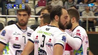 Arkas Izmir and Trentino Volley liberos show their defence skills at CLVolleyM [upl. by Rysler]