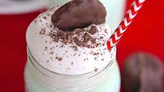 How To Make Creamy Mint White Hot Chocolate CrockPot  Recipe [upl. by Stephi]