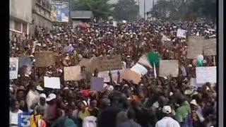 Côte dIvoire vaste manifestation contre accord de Marcoussis [upl. by Arehc]