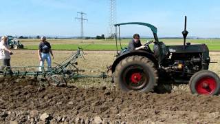 Historisches Pflügen Jeinsen 2011 Lanz Bulldog Hanomag Unimog Fordson [upl. by Nnylatsyrc]