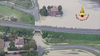 Alluvione Emilia Romagna in elicottero tra Bologna e Reggio Emilia [upl. by Zipah]