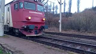 sosire și plecare tren IR1831 Timișoara Nord Iași cu EA820 în stația Lunca Ilvei [upl. by Ardnaxela584]