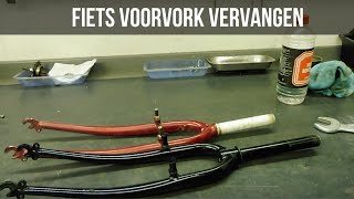 Fiets voorvork vervangen [upl. by Winsor831]