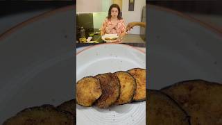 Farah Khans Sliced Fried Baigan Recipe farahkhanrecipe friedbaigan celebrityfood shortsvideo [upl. by Ripleigh]