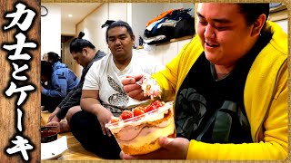 【相撲飯】大量の差し入れ ／ すき焼き・チャプチェ・卵白炒飯・ティラミス [upl. by Rolyab877]