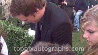 Michael C Hall  Signing Autographs at the Early Show [upl. by Eecal]