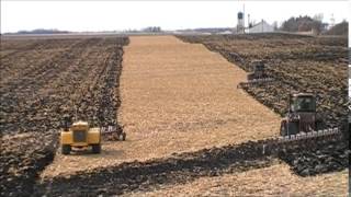 International 4300 and quadtrac tractors plowing [upl. by Edaj316]