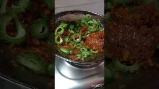 अजिबात कडू न होणारी कारल्याची भाजी मुल हि आवडिने खातील  Karlyachi Bhaji youtubeshorts recipe [upl. by Wildermuth621]