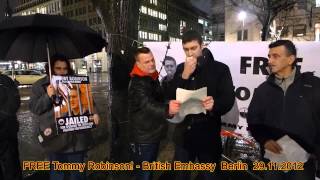 Mahnwache für Tommy Robinson am 29112012 in Berlin  Teil 2 [upl. by Aerdnaek]