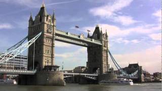 avvistamento ufo sopra ponte di Londra febbraio 2011 UFOs Over London Friday 2011 Tower Bridge [upl. by Towbin589]