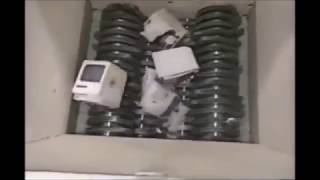 【なんでも破壊！】スカッとするパソコンやモニタのシュレッダー破壊映像 Shredder picture of personal computer or monitor shredding video [upl. by Alleras]