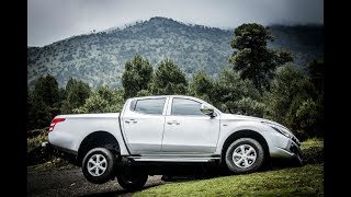 Mitsubishi L200 DKR  Rumbo Motriz [upl. by Stevens408]