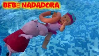 Peppa hace de niñera con la Bebé Nenuco nadadora en la piscina  Vídeos de Peppa Pig en español [upl. by Euqirat980]