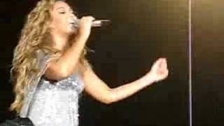 beyonce IRREPLACEABLE spanish  english version live madrid [upl. by Eliza]