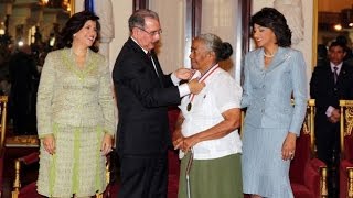 Dominicanas ilustres y trabajadoras reciben Medalla al Mérito de la Mujer 2014 [upl. by Elane]