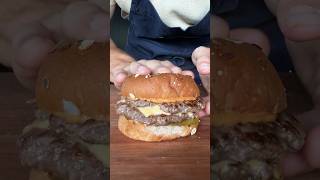 The 450 Calorie Cheeseburger 45g Protein [upl. by Battista]