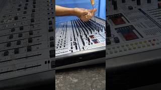 Conserto da Mesa Behringer Eurodesk SL2442FX [upl. by Meletius]