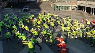 Morgongymnastik på Sergels torg [upl. by Oskar]