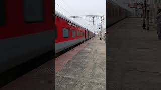 12260 Sealdah AC Duronto Express Bikaner Jn to Sealdah [upl. by Yelrak]