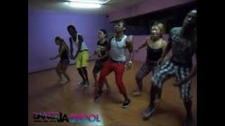 REGGAE JAMMIN Class Dancehall ROOTS with Jamaican Dancer Famous [upl. by Etteiram]