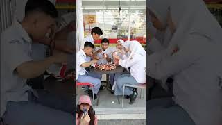 BANTU PAK GURU DORONG MALAH BELI CEMILAN SOSIS DI INDOMARET JADI ⁉️😱shorts funny dubbing [upl. by Nortad]