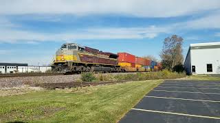 CP 7016 leads CPKC 2148 with strange potash block in Glenview [upl. by Kcaz724]