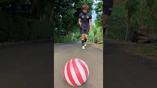 Bola plastik isi batu bata buat power shot 🔥🔥 football futsal sepakbola tarkam [upl. by Armalda]