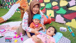 BELI MAINAN BAYI DAN MAIN DOKTER DOKTERAN BARENG BAYI AZAM  Salsa and Family [upl. by Vin]