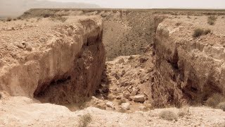 MICHAEL HEIZER  DOUBLE NEGATIVE [upl. by Haek510]