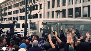 NANTES 22112014  LA MANIF CONTRE LES VIOLENCES POLICIÈRES VIRE AUX BARRICADES [upl. by Pogah]