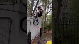 Increíbles acrobacias en bicicleta😱 [upl. by Malcom]