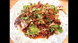 S1Ep58Crispy Pomfret with Garlic in a SoyVinegar Sauce 蒜味醬醋鯧魚 [upl. by Yeleek]