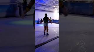 Patins gelo 03  1022 [upl. by Ithsav]