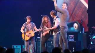 Keith Urban and Lady Antebellum sing quotSeven Bridges Roadquot [upl. by Vera]