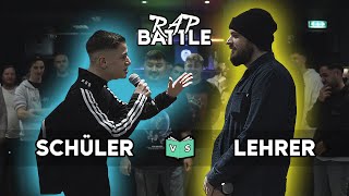 SCHÜLER vs LEHRER RAPBATTLE Klassenbuchdienst 📗 [upl. by Ahsal230]