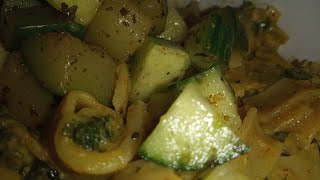 Creamy Curry Noodles with a Courgette and Cucumber Side Dish [upl. by Eyak189]