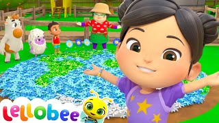 Green Team Ella amp Bee Turning Trash into Treasure 🌻Lellobee City Farm  Kids Playhouse Song Mix [upl. by Caressa]