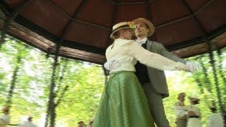 Un bal du XIXe siècle au coeur du Jardin du Luxembourg à Paris [upl. by Nauqas]