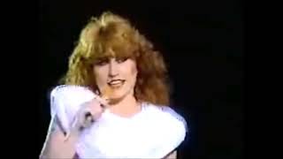 둘리스 한국공연  댄서  The Dooleys In Korea 1983  Live   The Dancer [upl. by Gotthelf]