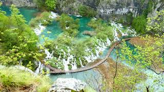 Wasserfälle im Regen Wasserfall Nationalpark Plitvicer Seen Plitvička jezera Plitvice Regen Kroatien [upl. by Annaeg]