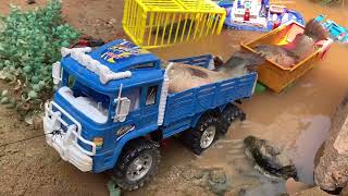 Construction Vehicles Truck Plastic Transporting Fish  Catch Fish By Hand  Rescue Toy Car [upl. by Talbert]