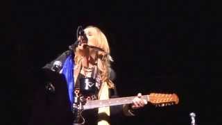 Melissa Etheridge quotYou Can Sleep While I Drivequot  Nashville 15 April 2014 [upl. by Nireil546]