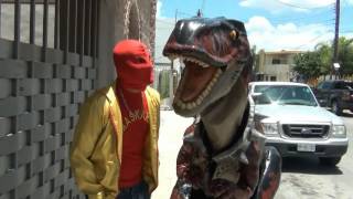 Dinosaurio y Maskarin compran chucherias Los Manitos de la tele [upl. by Hareehahs]