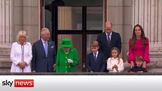 In full The Queen appears on the balcony at Buckingham Palace after her Platinum Jubilee Pageant [upl. by Cornell]