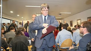 Aus dem Exil ins Parlament Puigdemont will nach Barcelona zurück [upl. by Fotzsyzrk]